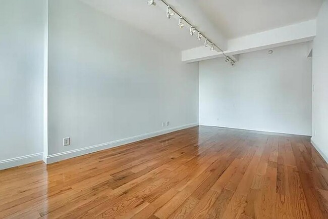 Building Photo - 1 bedroom in NEW YORK NY 10006