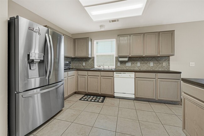 Building Photo - 8123 Solara Bend Ct