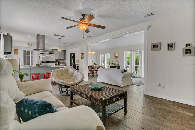 Building Photo - 733 Coquina Ct