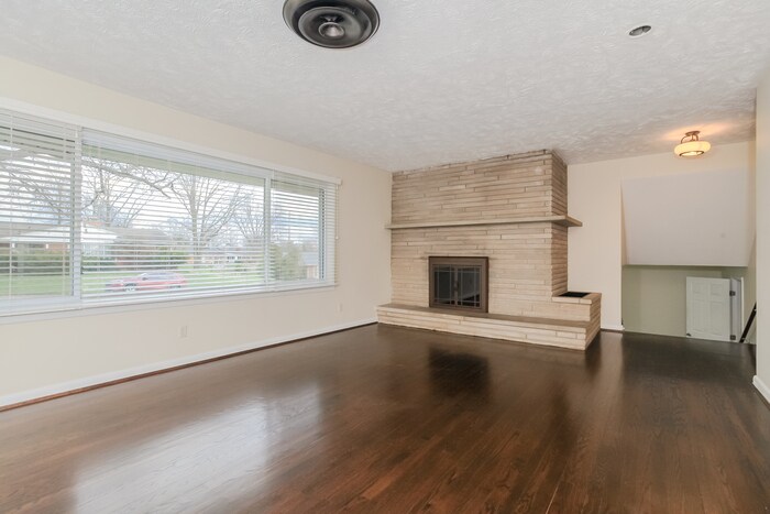 Building Photo - 475 Hermay Dr