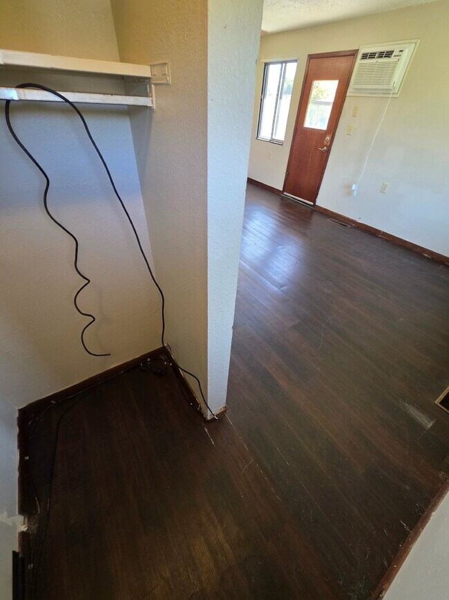 Building Photo - *WINTER MOVE-IN SPECIAL* 1 Bedroom | 1 Bat...