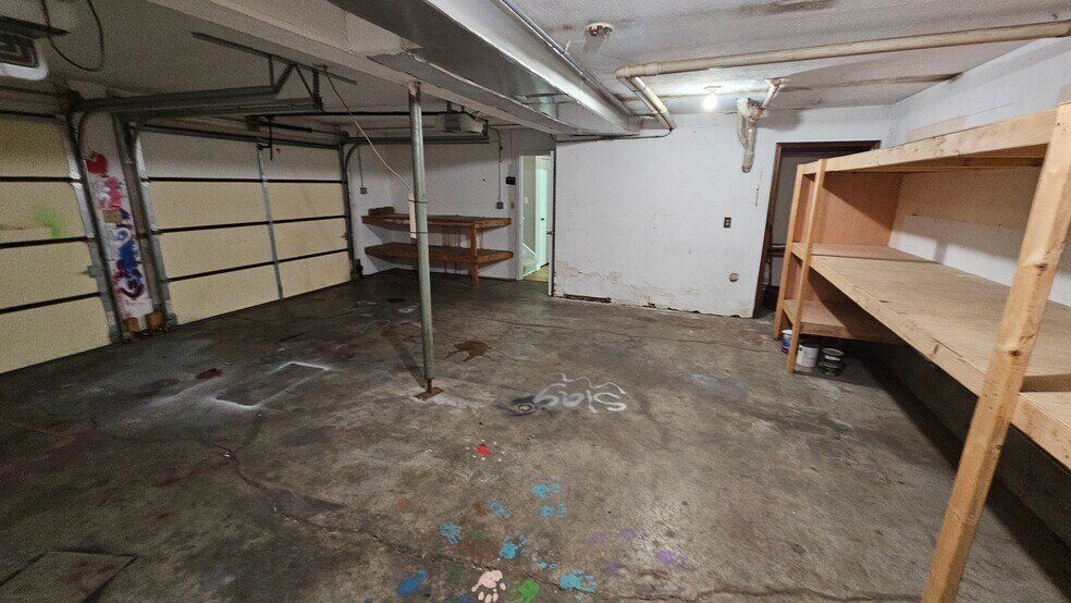 Garage - 9323 Willowwood Way