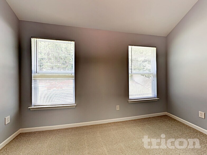 Building Photo - 4275 Spur Look Crossing