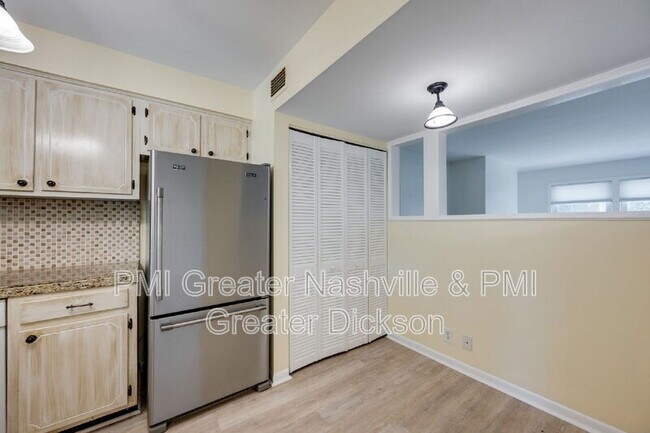 Building Photo - 3000 Hillsboro Pike