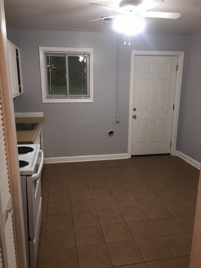 Building Photo - Move In Special – Limited Time Only! Now t...