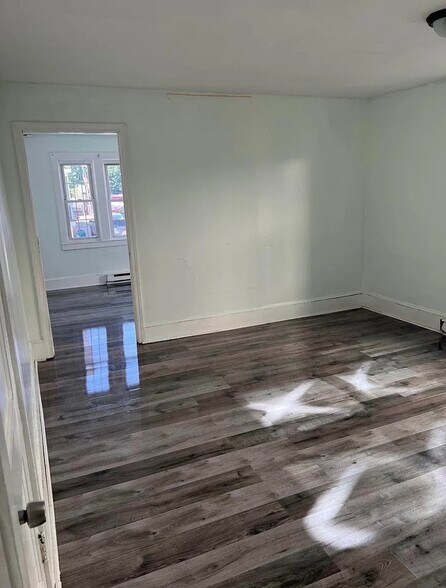 Building Photo - 166 Regent Ave