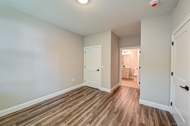 Building Photo - 1 Conklin St