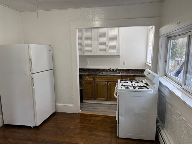 Building Photo - 286 S Main St