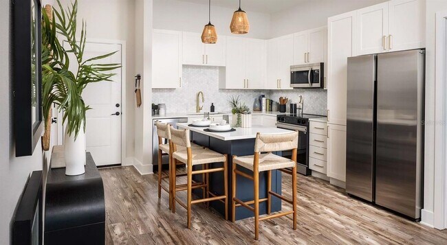 Building Photo - 5127 W Tyson Ave