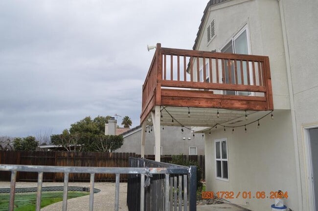 Building Photo - 1561 Spring Ct