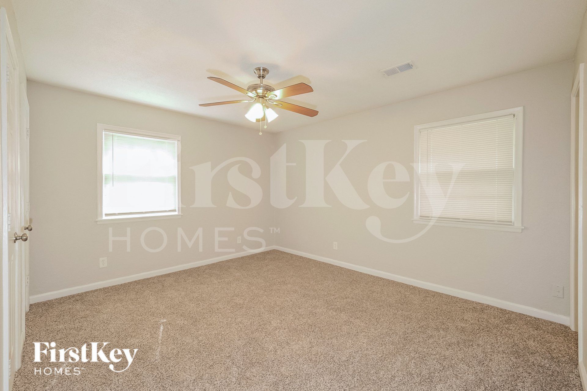 Building Photo - 8728 Everett St