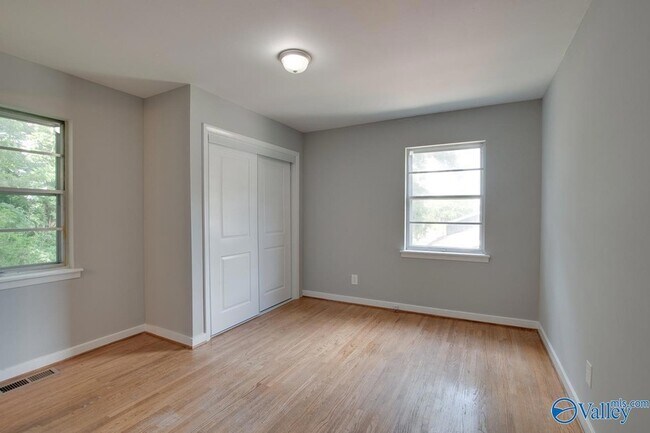 Building Photo - 3803 McEwen Dr NW