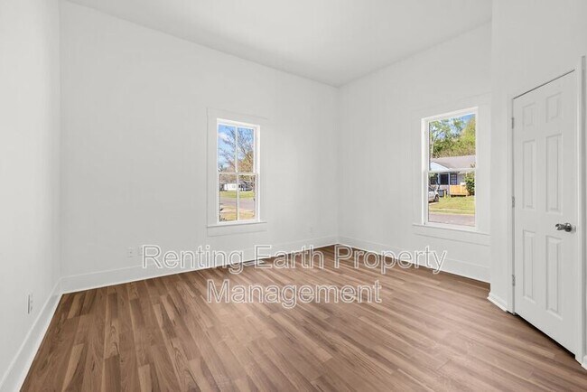 Building Photo - 2017 48th Street Ensley