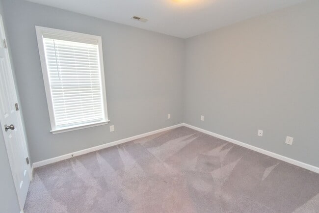 Building Photo - 1922 Sapphire Rd