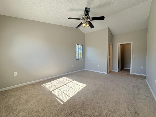 Building Photo - 6829 Meadow Creek Dr