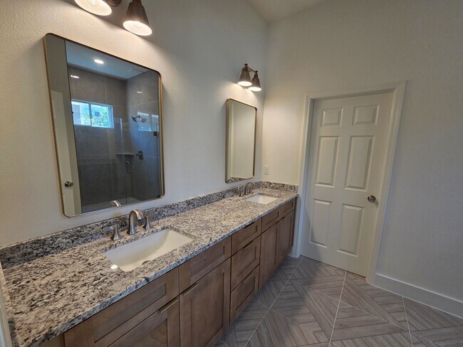 Building Photo - 16276 Jeet St