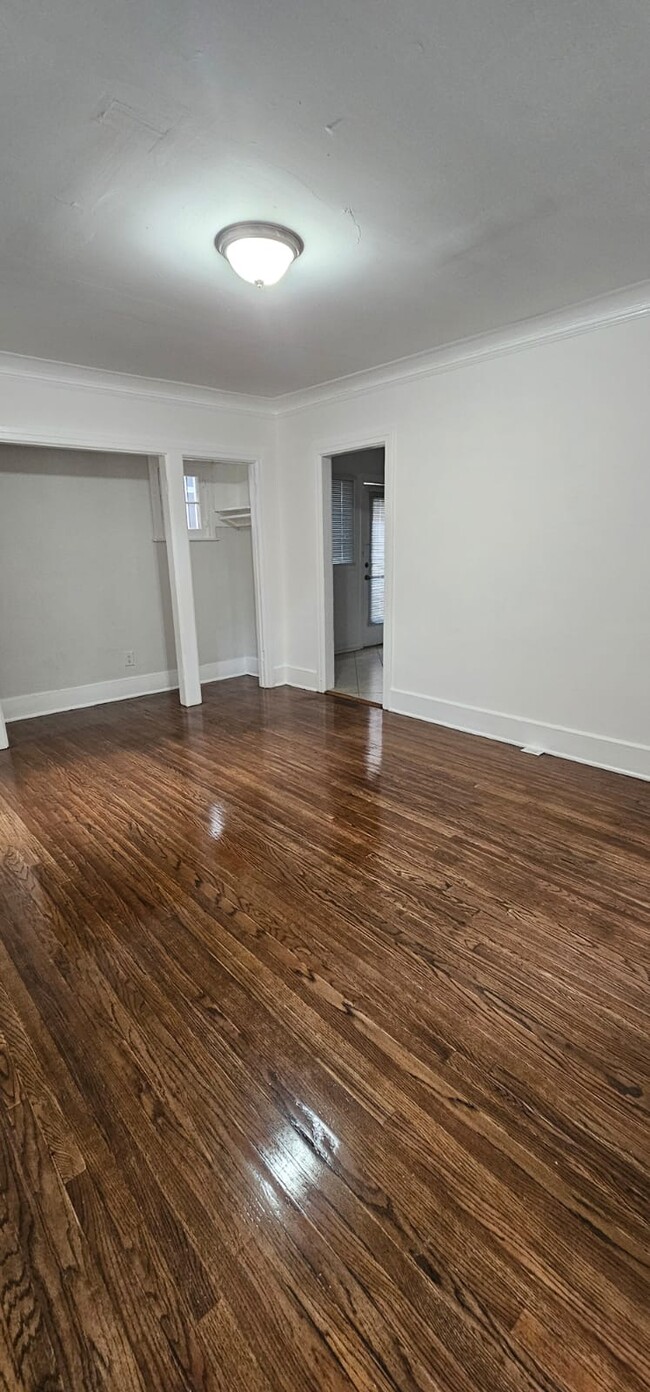 Hardwood floors - 7288 1/2 Fountain Ave