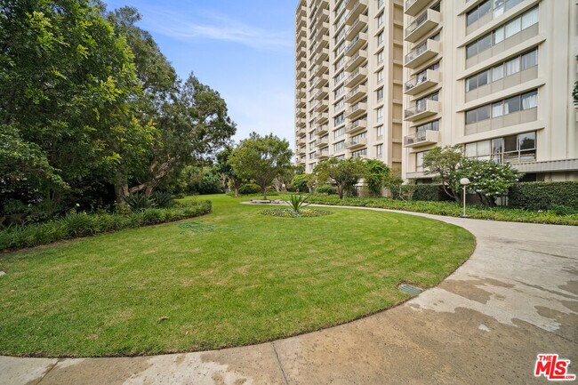 Building Photo - 2160 Century Park E