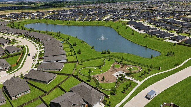Building Photo - 27531 Sunterra Village Dr