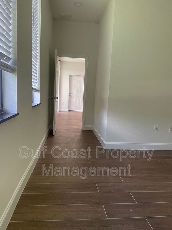 Building Photo - 126 Viewpoint Dr