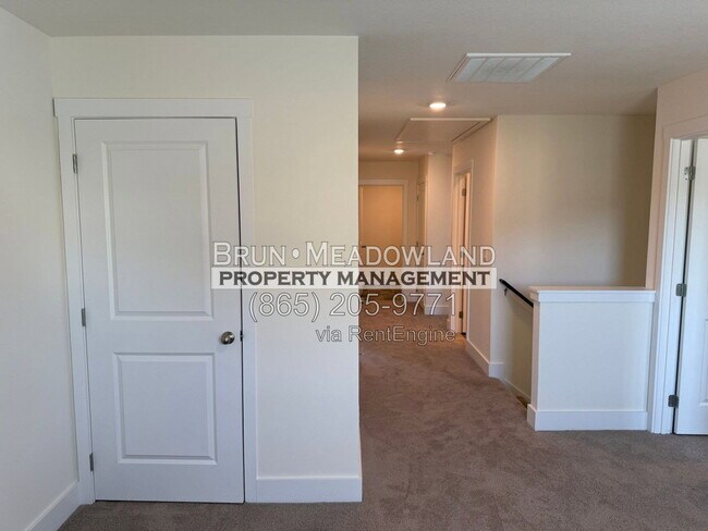 Building Photo - 2424 Limelight Ln
