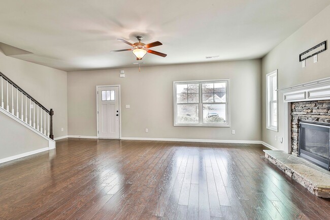 Building Photo - Spacious 5BR Home in Senoia — Golf Cart to Downtown