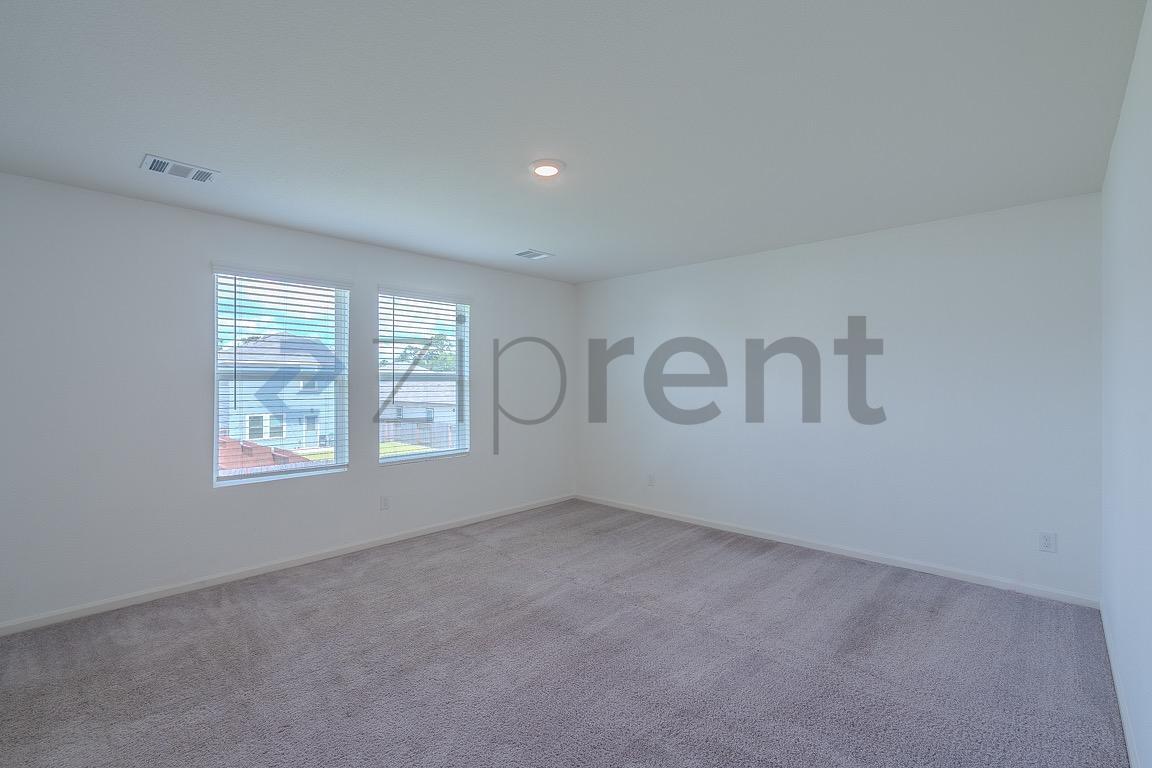 Building Photo - Unit