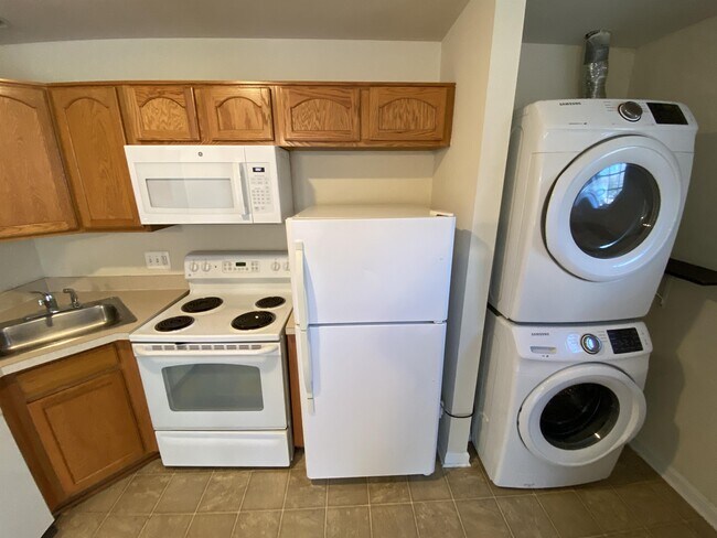 Building Photo - 241 Cambridge St