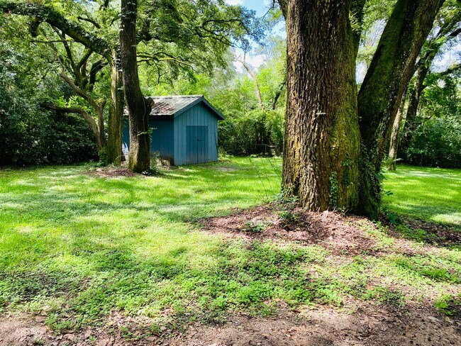 Building Photo - 5263 Sybel Dr