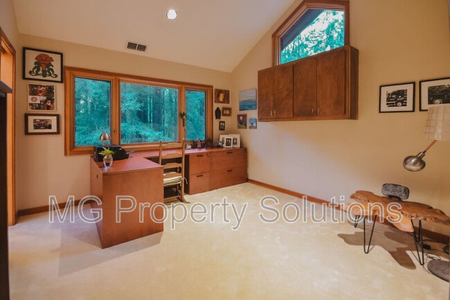 Building Photo - 7079 Lucas Valley Rd