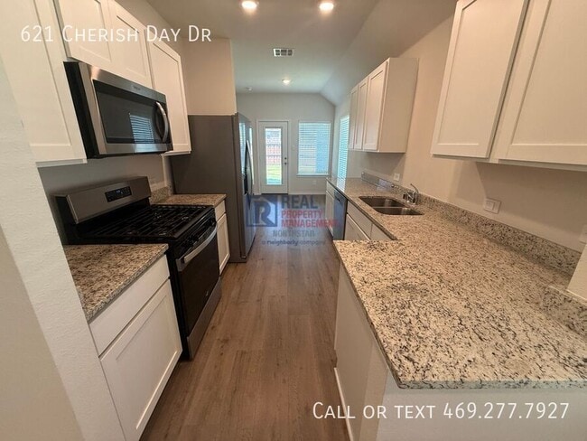 Building Photo - 621 Cherish Day Dr