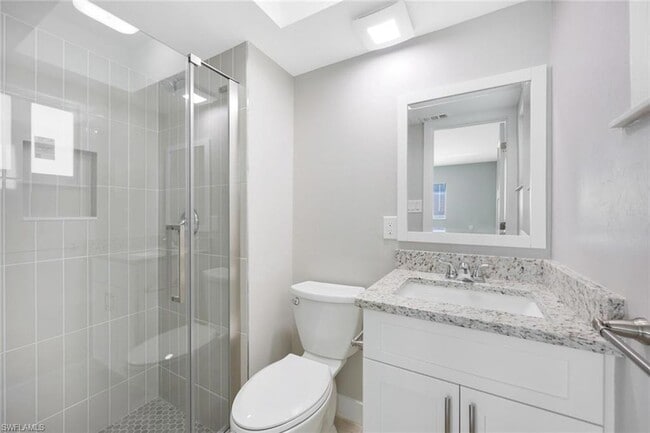 Building Photo - 4862 Regal Dr