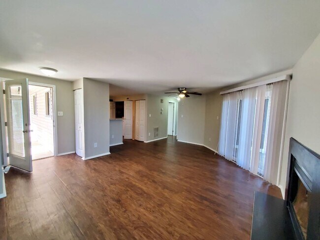 Building Photo - 7516 Pebblestone Dr