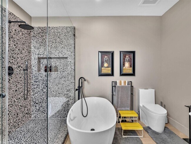 Building Photo - 7934 West Dr