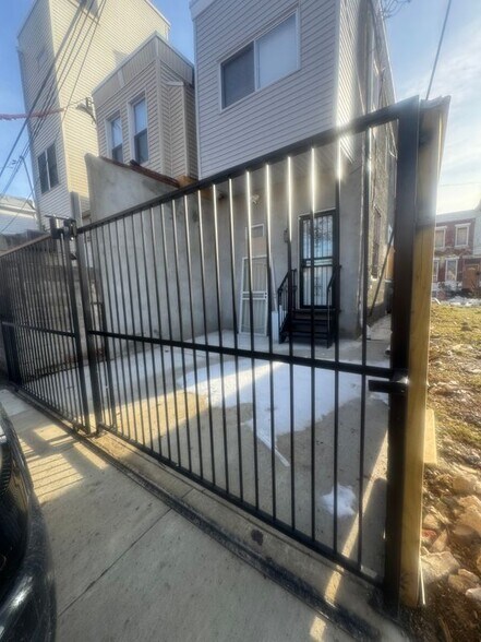 Building Photo - 2116 N Natrona St