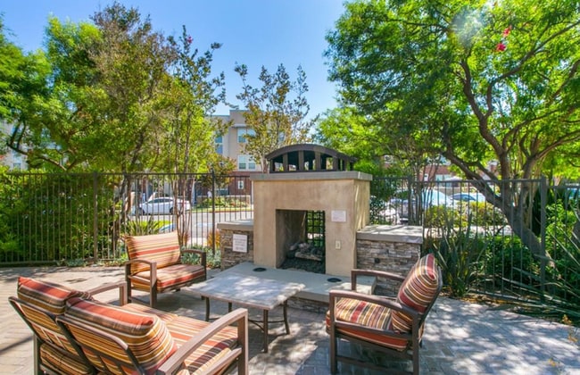 Building Photo - Aliso Viejo Townhome with Soaring Ceilings & Mountain Views