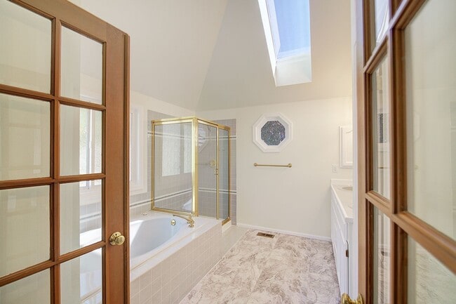 Building Photo - 4bd/2.5ba Sammamish House