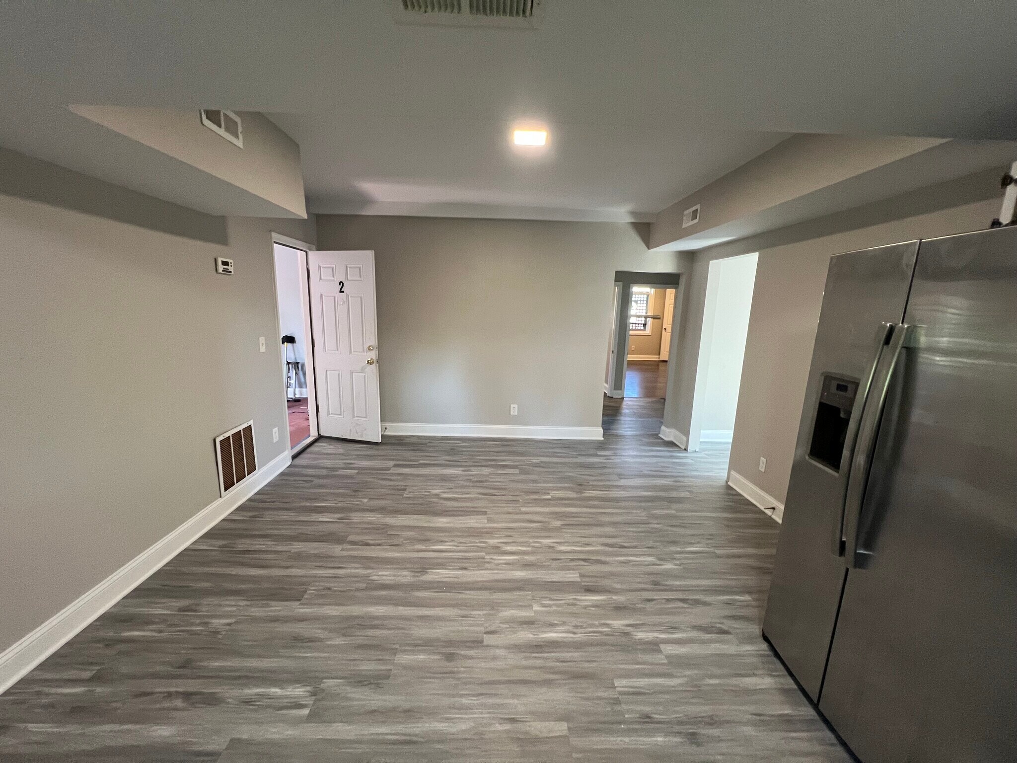 Building Photo - 3811 Barrington Rd