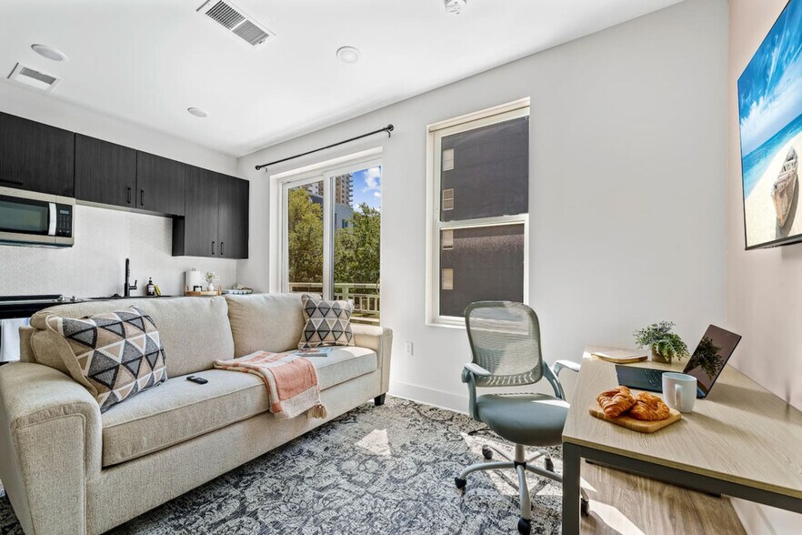 Primary Photo - 617 N 12th St