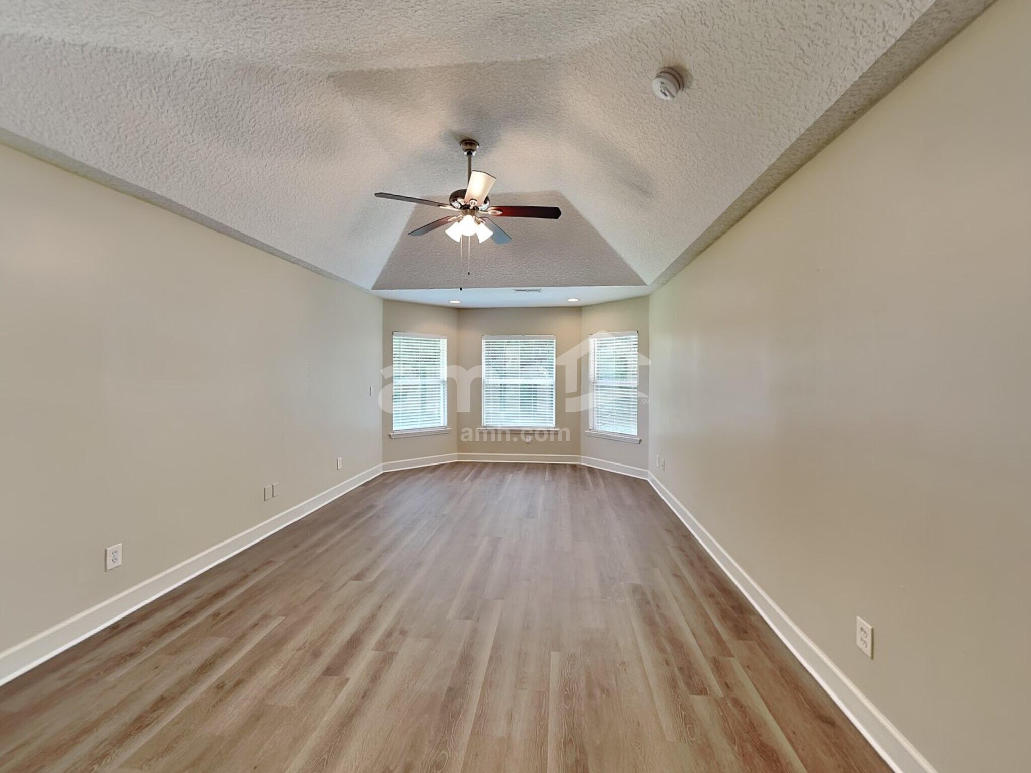 Building Photo - 908 Athlone Ln