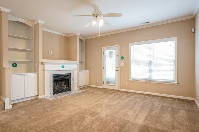 Building Photo - 2000 Persimmon Ridge Dr