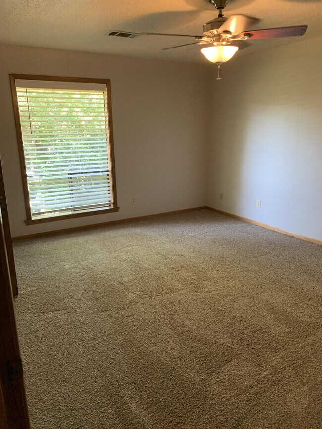 Building Photo - 603 Cache Cove Ct