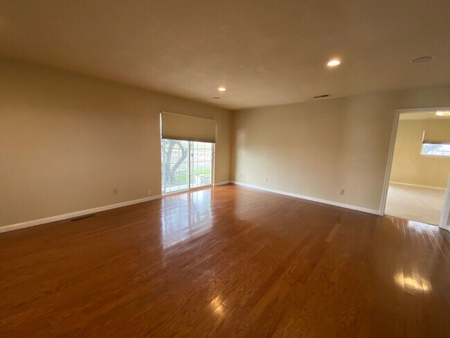 Building Photo - REDUCED!!! Beautiful (Secluded) 3 bedrooom...
