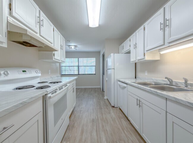 Building Photo - 2632 Vassar Rd