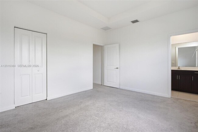 Building Photo - 20714 NE 5th Ct