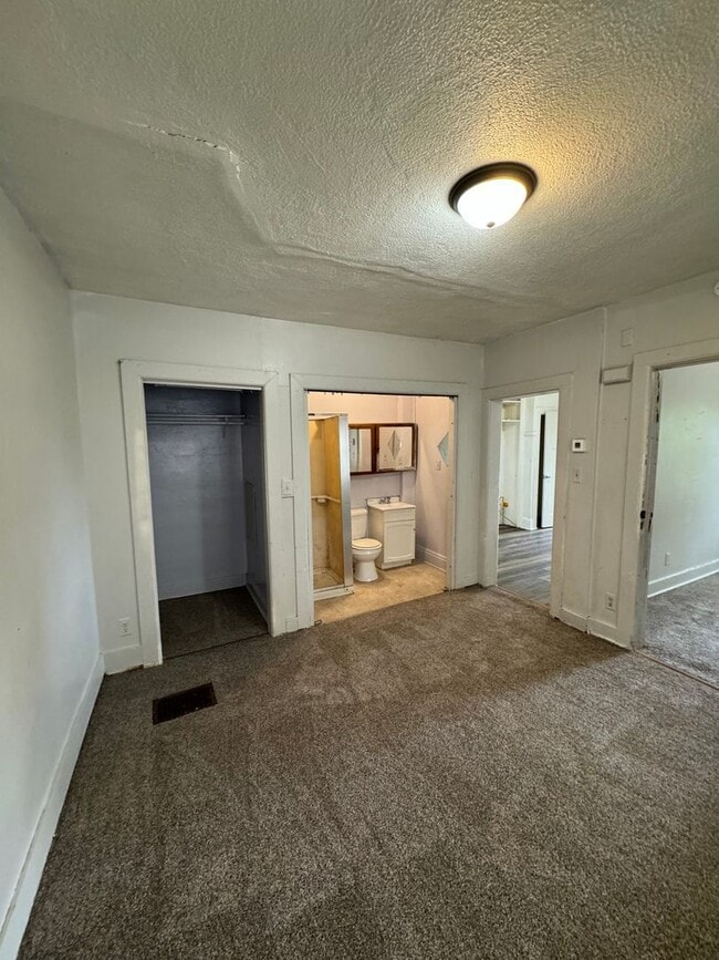 Building Photo - 313 E Ewing Ave