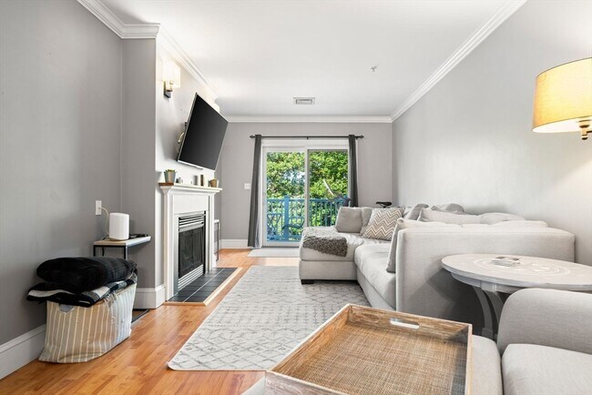 Building Photo - 24 S Bulfinch St