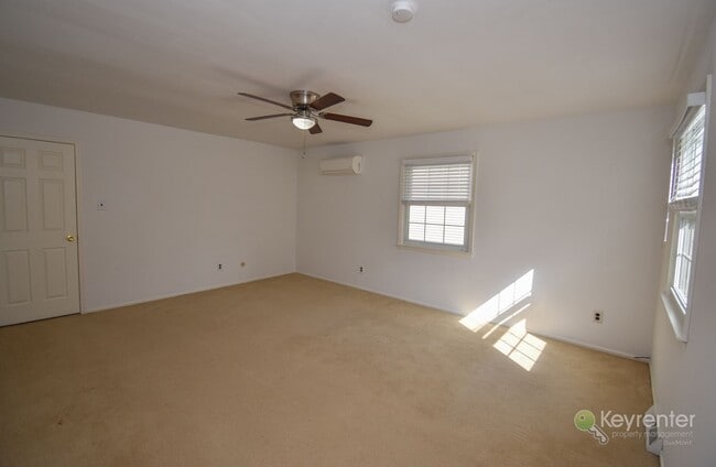 Building Photo - 3 Bed, 2.5 Bath Twin Home in Doylestown with Garage & Finished Basement