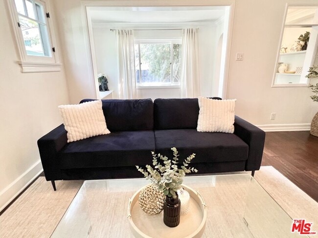 Building Photo - 7865 Willoughby Ave