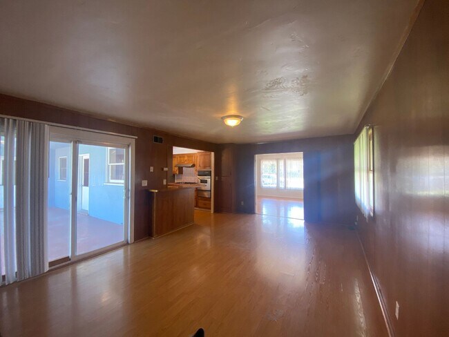 Building Photo - Home for Rent near Orange Circle